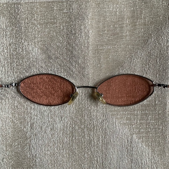 Vintage 90s/Y2K Pink Oval Sunglasses - Picture 3 of 7